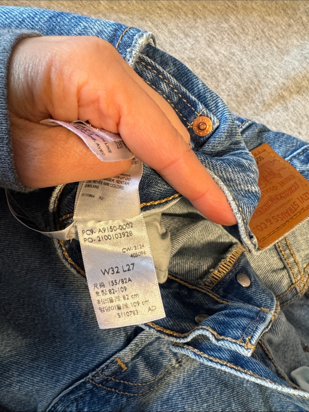 Levi's 501 90s Ankle Jeans - Light Blue Women’s Size 32x27 - Picture 7 of 8